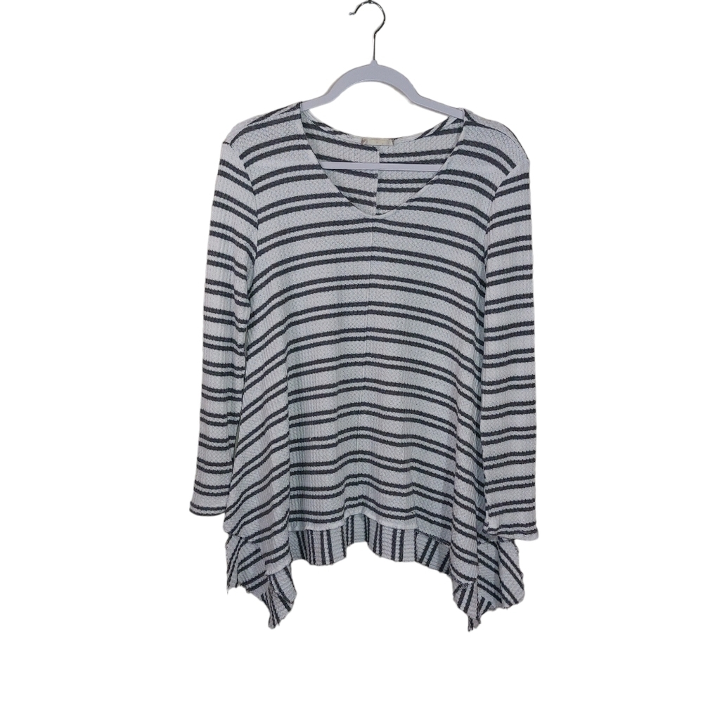 Altar'd State Ladies Long Sleeve Crew Neck Top- size M
